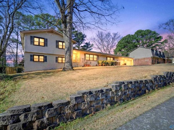 9206 Valley Lane, Huntsville, AL 35803