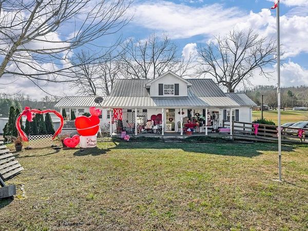 515 Main Street, Byrdstown, TN 38549