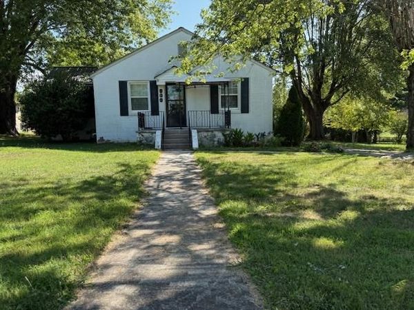 146 Dry Valley Rd, Algood, TN 38506