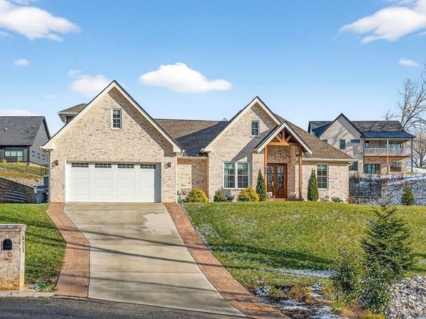 623 Longstreet Dr, Cookeville, TN 38506