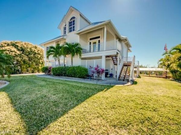 4041 Galt Island AVE, ST. JAMES CITY, FL 33956