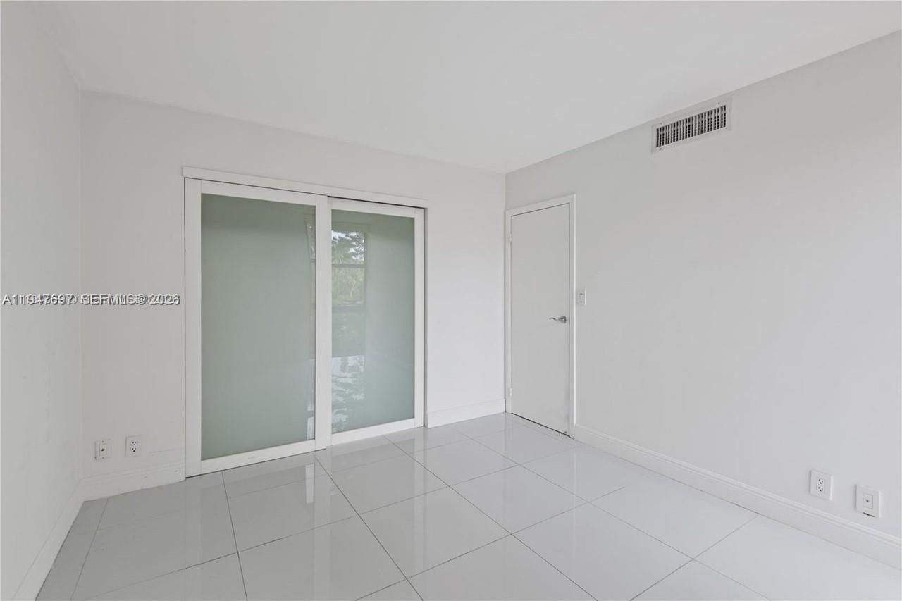 20335 W Country Club Dr, Unit 209, Aventura, FL 33180 Photo
