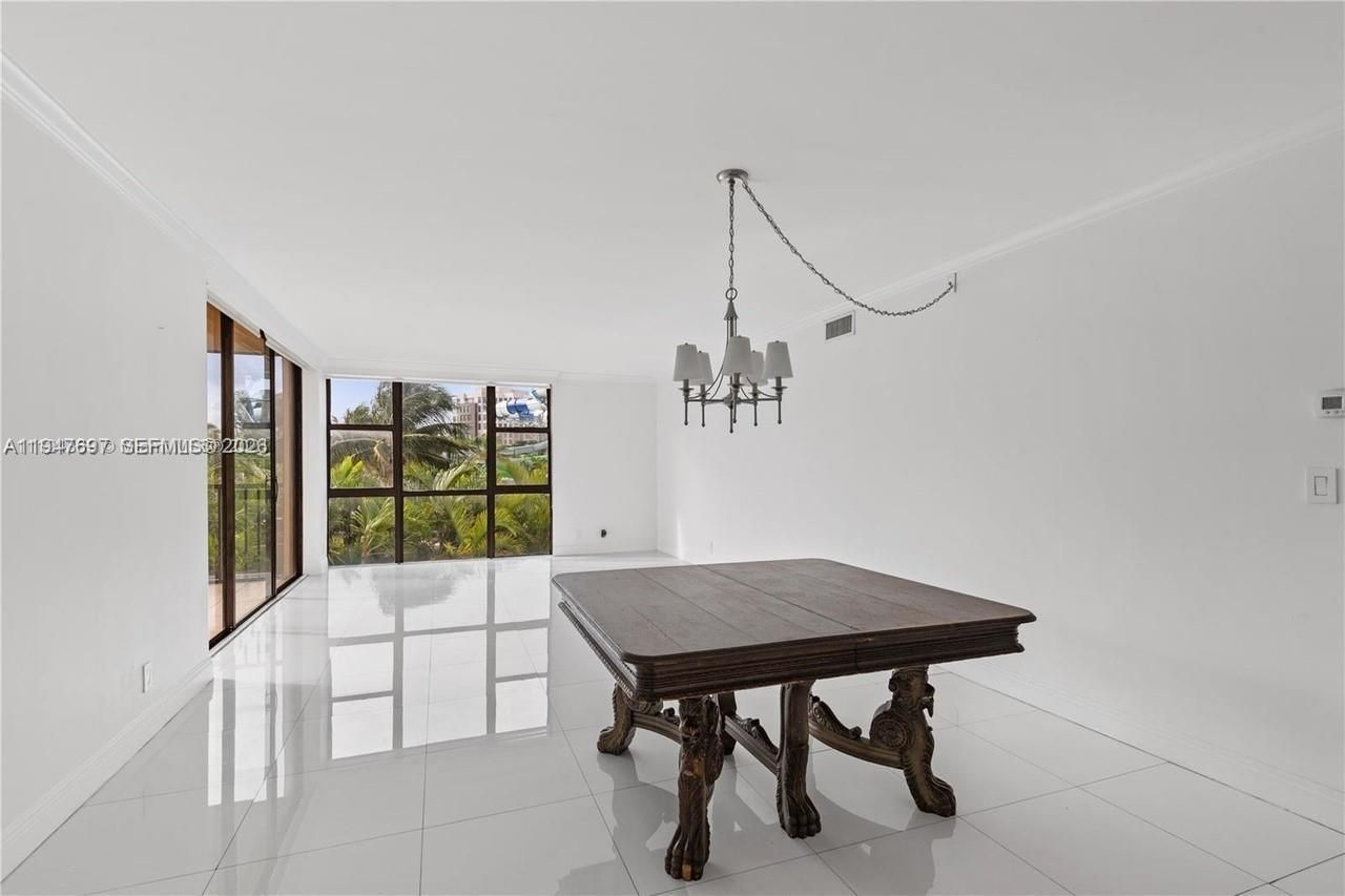 20335 W Country Club Dr, Unit 209, Aventura, FL 33180 Photo
