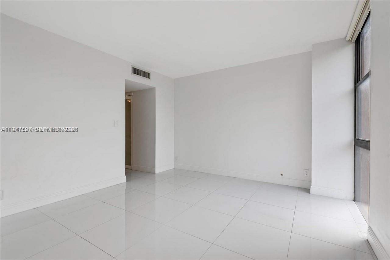 20335 W Country Club Dr, Unit 209, Aventura, FL 33180 Photo