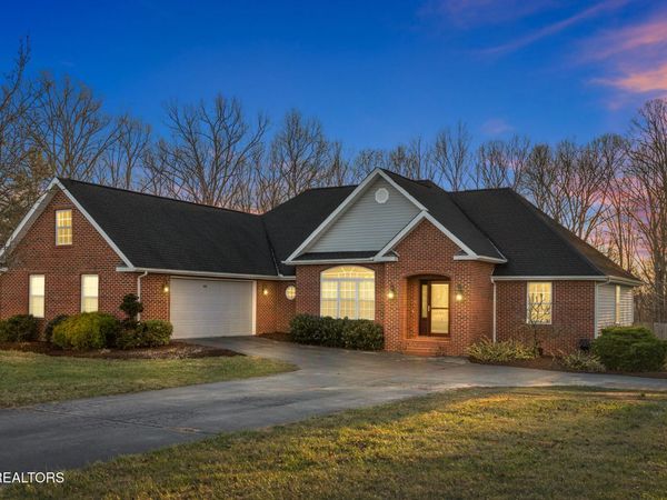 1378 POW Camp Rd, Crossville, TN 38572