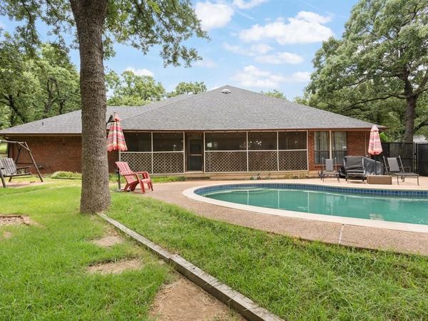 117 William Wallace Drive, Burleson, TX 76028