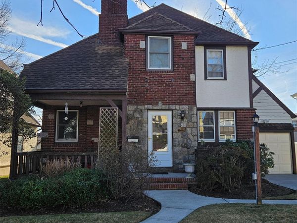 15 Donald Place, East Rockaway, NY 11518