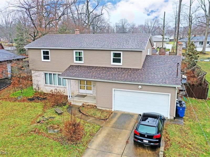 5298 Calla Avenue NW, Champion, OH 44483 Photo 2