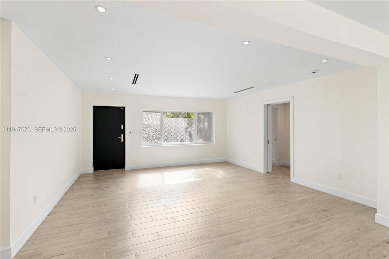 251 NE 44th St, Unit 251, Miami, FL 33137 Photo