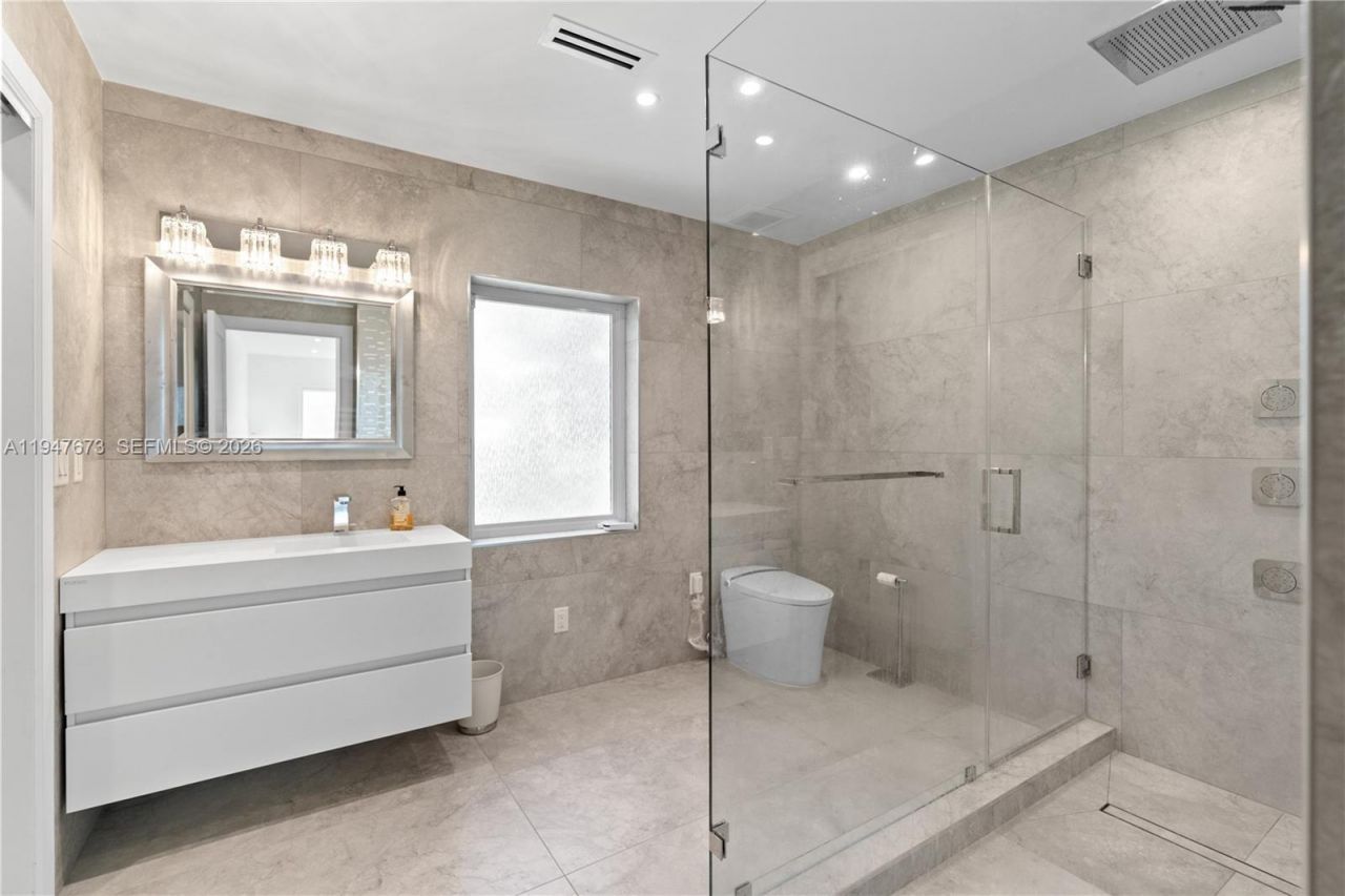 251 NE 44th St, Unit 251, Miami, FL 33137 Photo