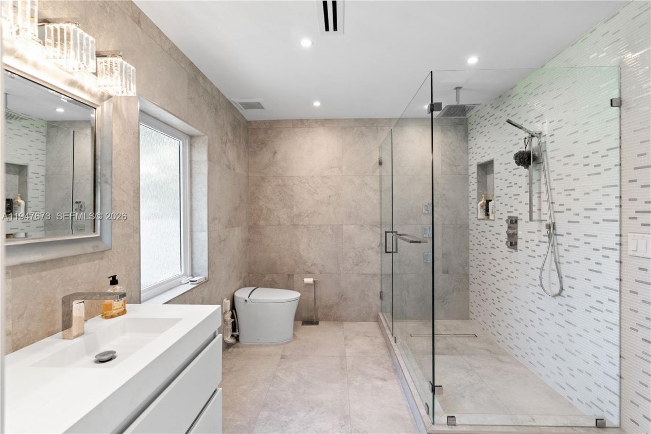 251 NE 44th St, Unit 251, Miami, FL 33137 Photo