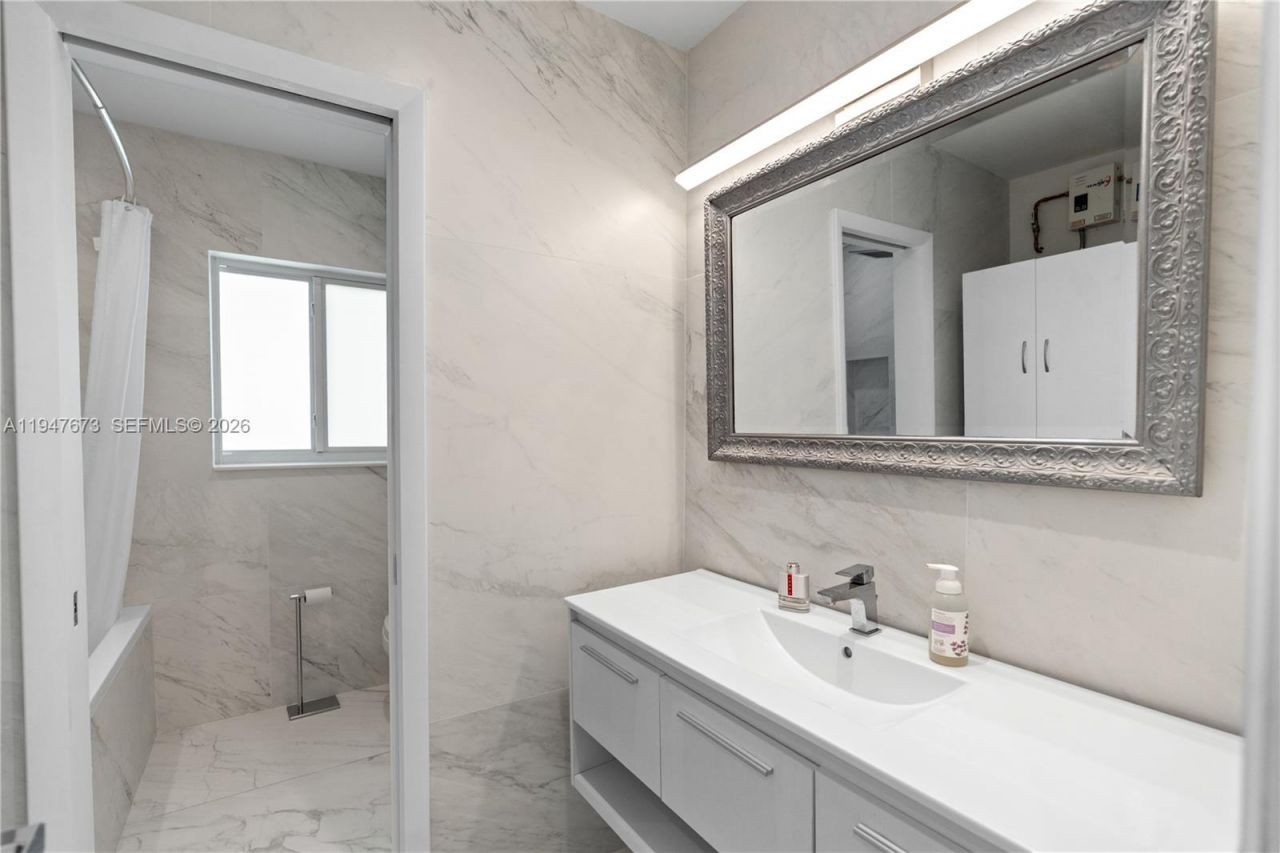 251 NE 44th St, Unit 251, Miami, FL 33137 Photo