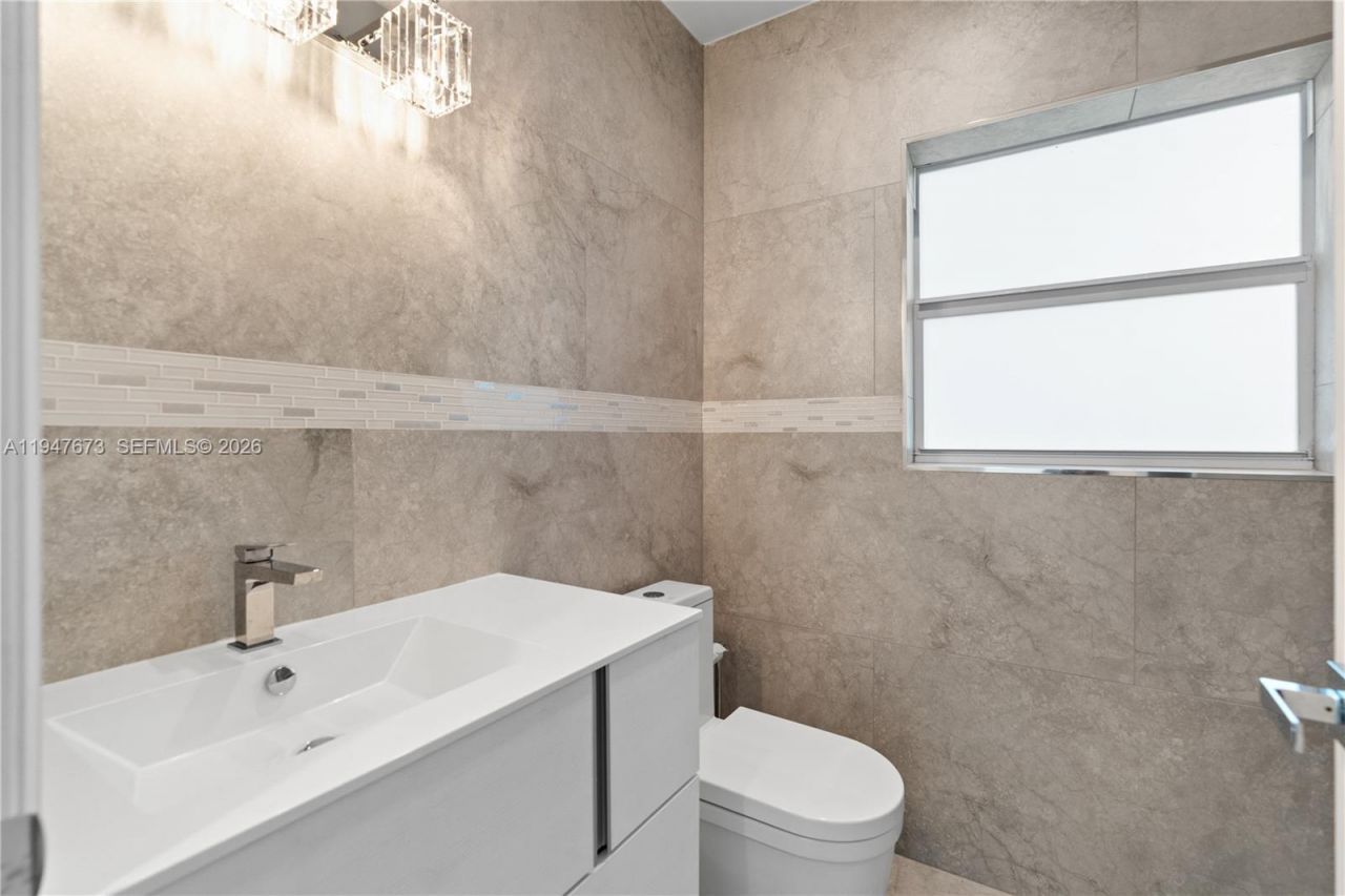 251 NE 44th St, Unit 251, Miami, FL 33137 Photo