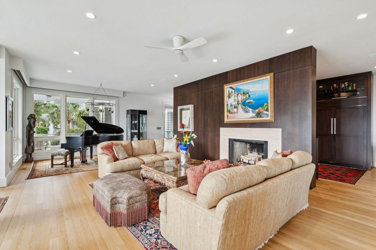 2918 Marshall Boulevard Photo 11