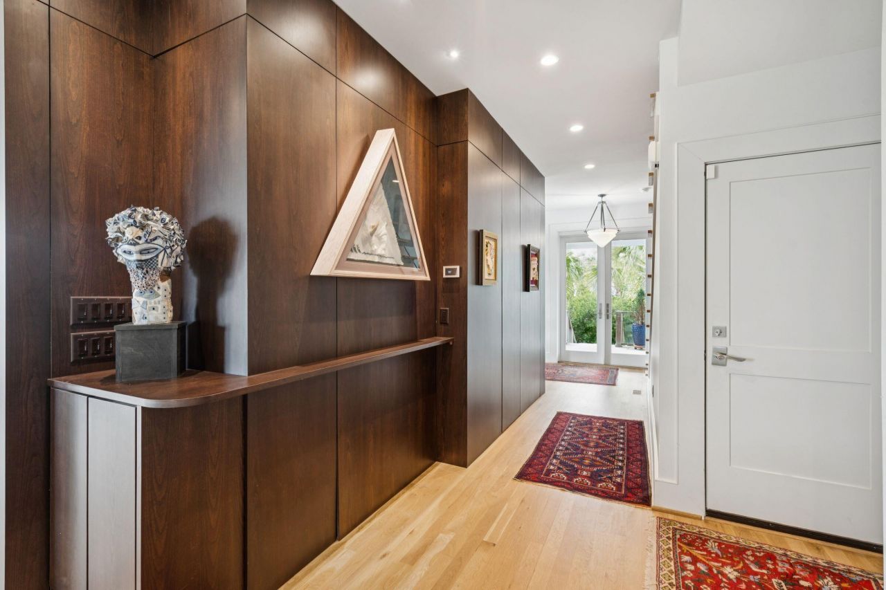 2918 Marshall Boulevard Photo 25