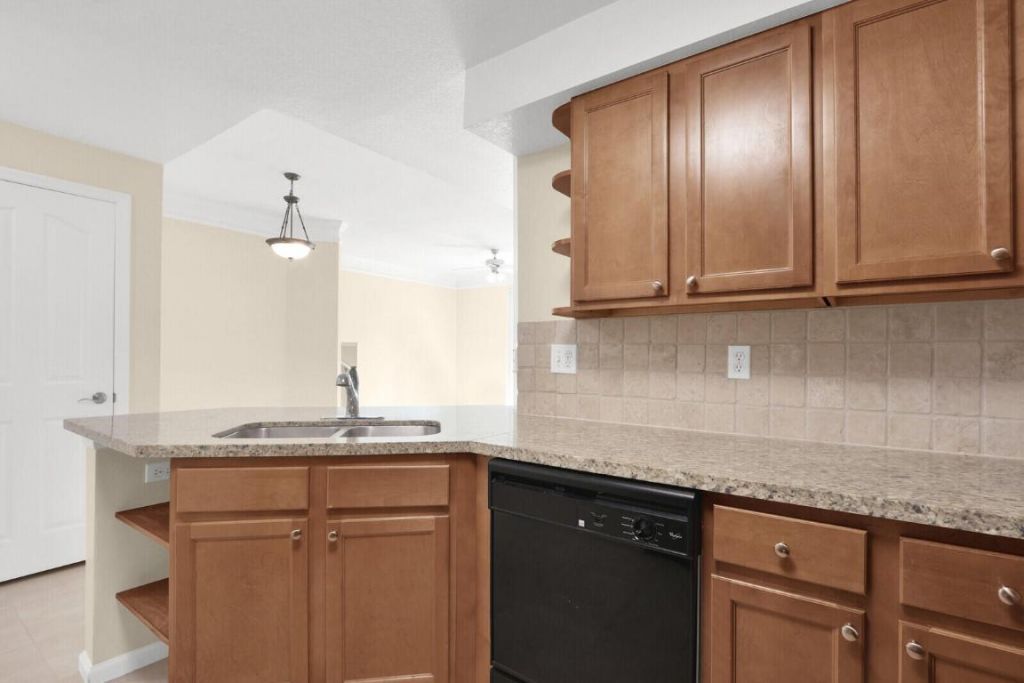 255 Murcia Drive, Unit 202, Jupiter, FL 33458 Photo