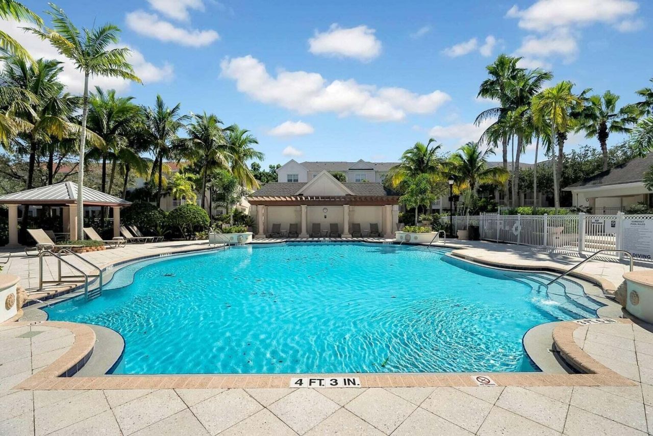 255 Murcia Drive, Unit 202, Jupiter, FL 33458 Photo