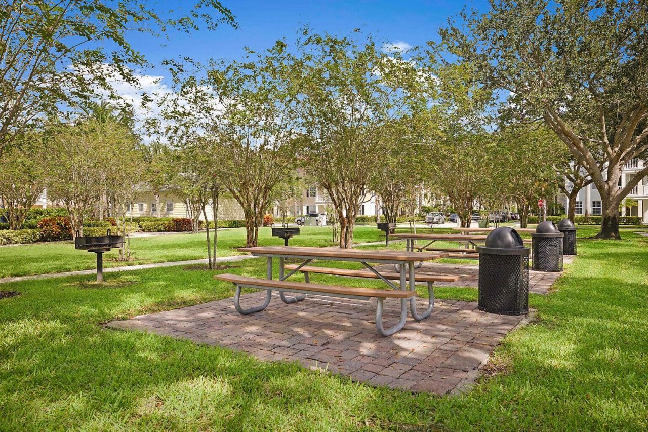 255 Murcia Drive, Unit 202, Jupiter, FL 33458 Photo