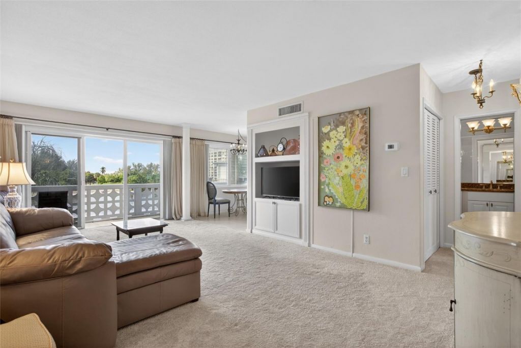 1001 N Riverside Dr, Unit 305, Pompano Beach, FL 33062 Photo