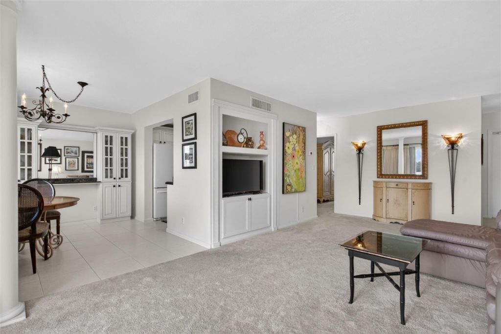 1001 N Riverside Dr, Unit 305, Pompano Beach, FL 33062 Photo