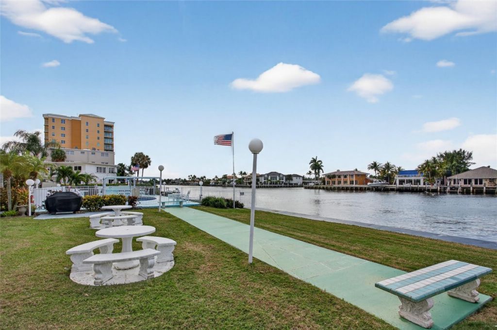 1001 N Riverside Dr, Unit 305, Pompano Beach, FL 33062 Photo