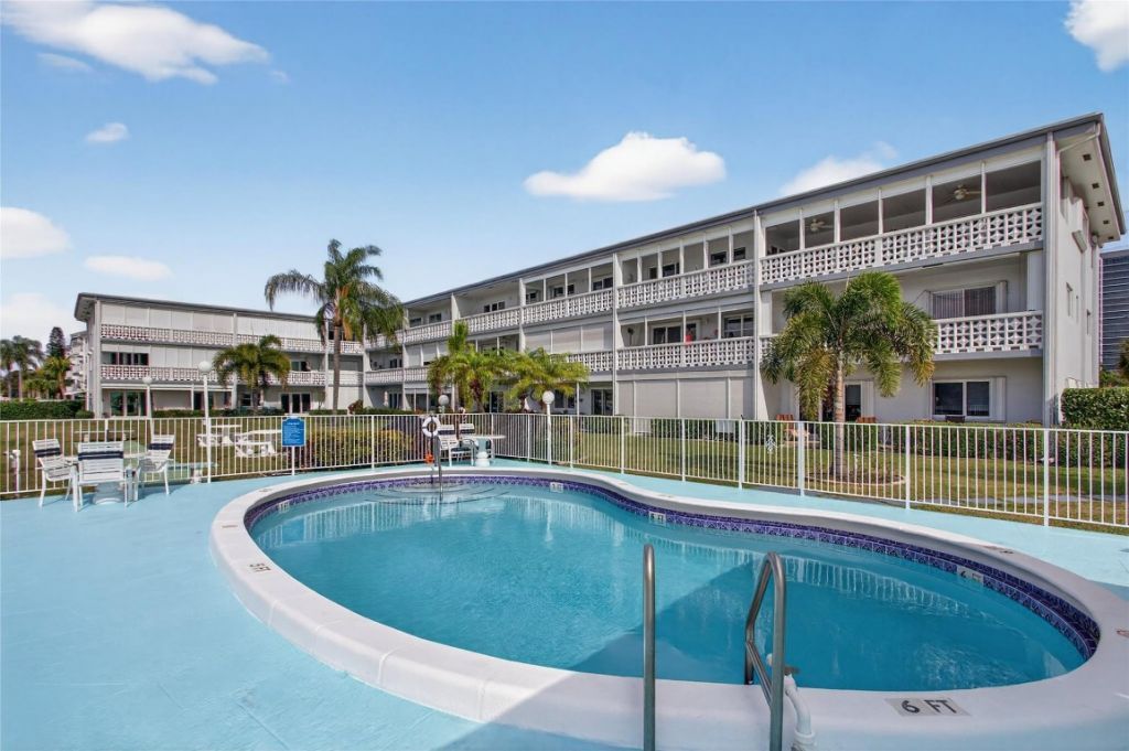 1001 N Riverside Dr, Unit 305, Pompano Beach, FL 33062 Photo