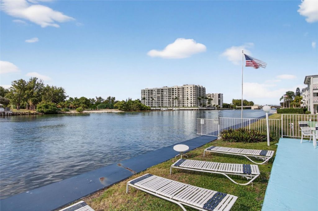 1001 N Riverside Dr, Unit 305, Pompano Beach, FL 33062 Photo