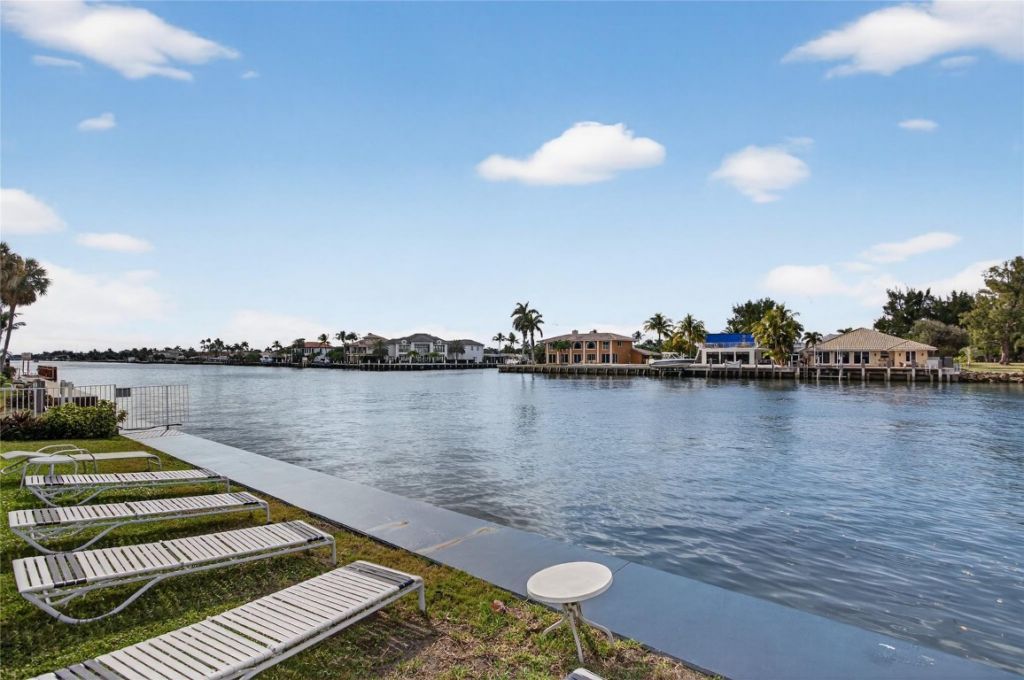 1001 N Riverside Dr, Unit 305, Pompano Beach, FL 33062 Photo