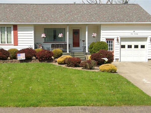 970 N Ward Avenue, Girard, OH 44420