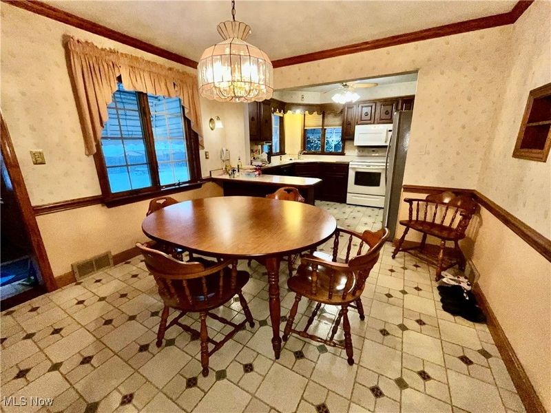 970 N Ward Avenue, Girard, OH 44420 Photo 2