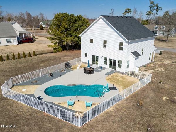 456 Pointe Vista Drive, Elizabeth City, NC 27909