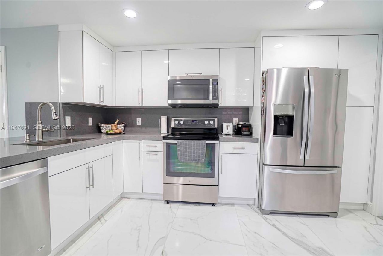 1261 Presidio Dr, Unit 5-42, Weston, FL 33327 Photo