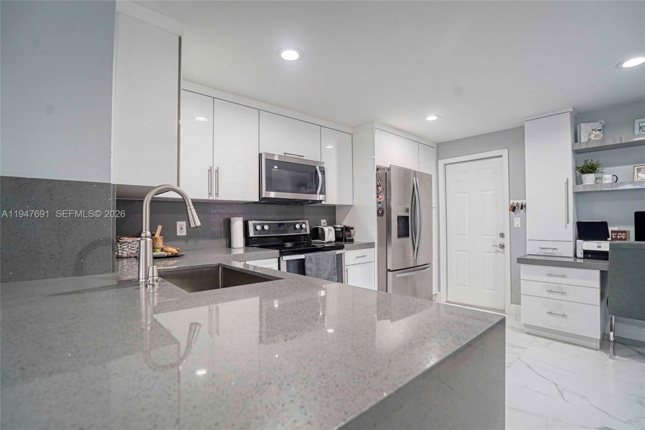 1261 Presidio Dr, Unit 5-42, Weston, FL 33327 Photo