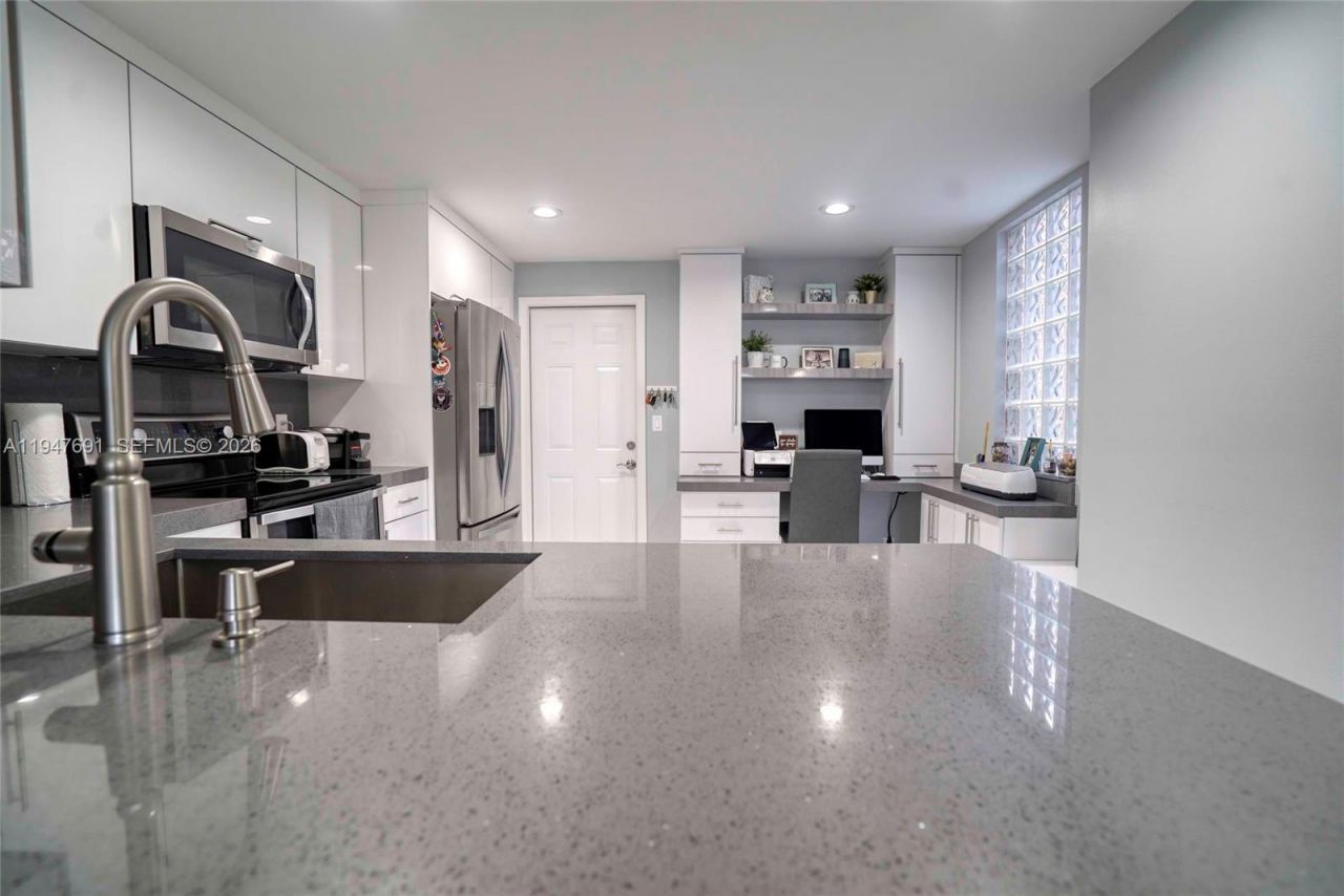 1261 Presidio Dr, Unit 5-42, Weston, FL 33327 Photo