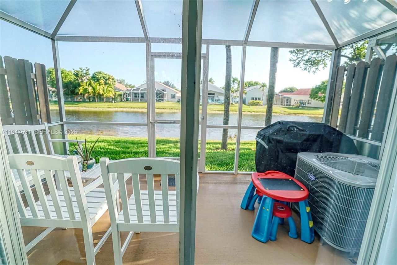 1261 Presidio Dr, Unit 5-42, Weston, FL 33327 Photo