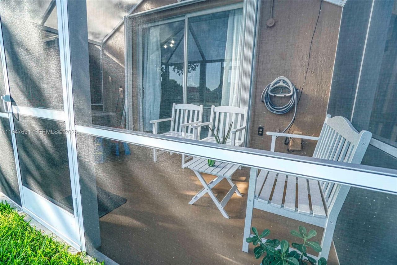 1261 Presidio Dr, Unit 5-42, Weston, FL 33327 Photo