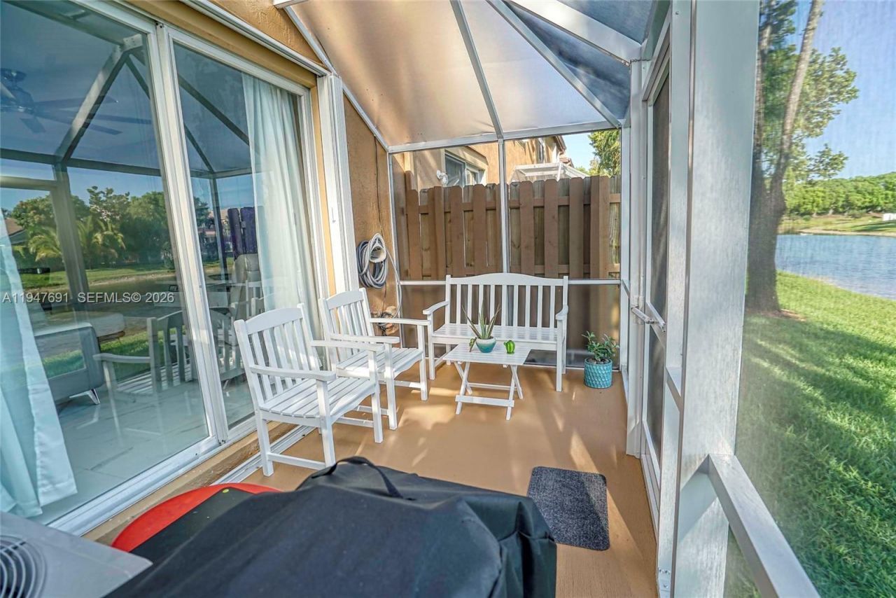 1261 Presidio Dr, Unit 5-42, Weston, FL 33327 Photo