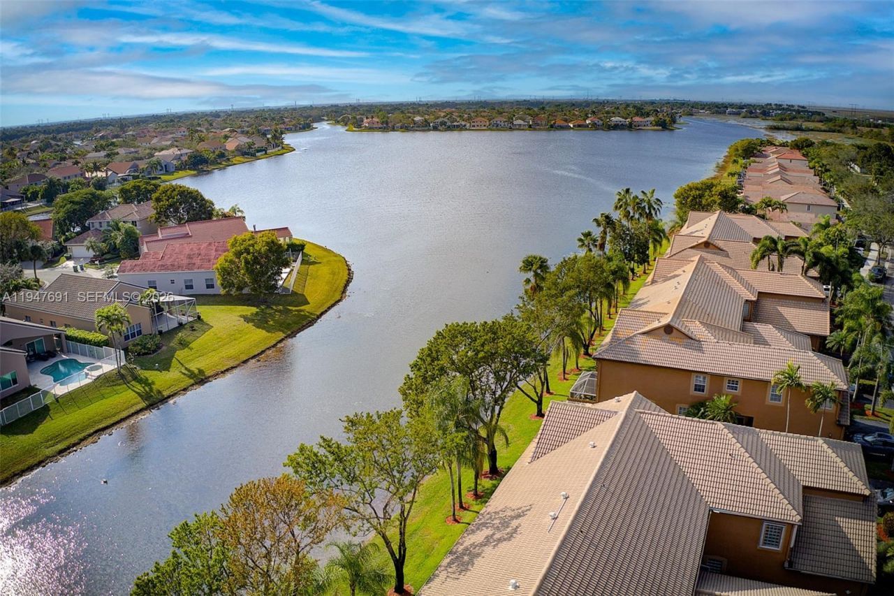 1261 Presidio Dr, Unit 5-42, Weston, FL 33327 Photo