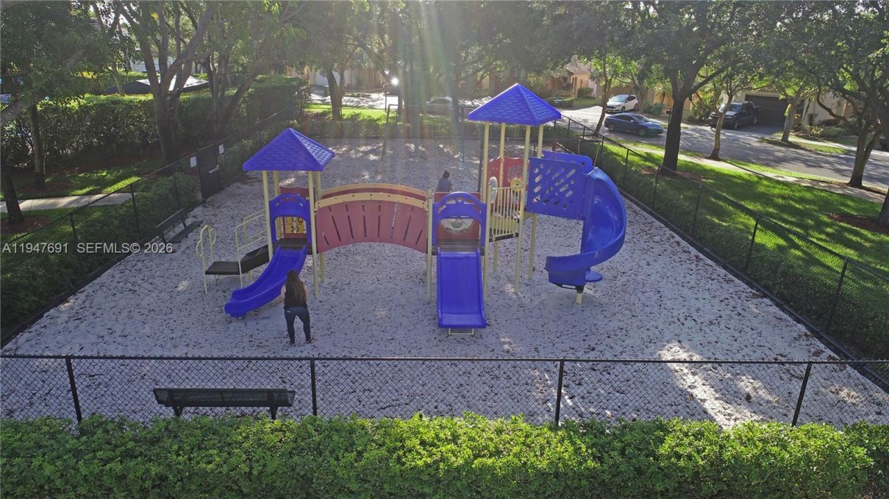 1261 Presidio Dr, Unit 5-42, Weston, FL 33327 Photo