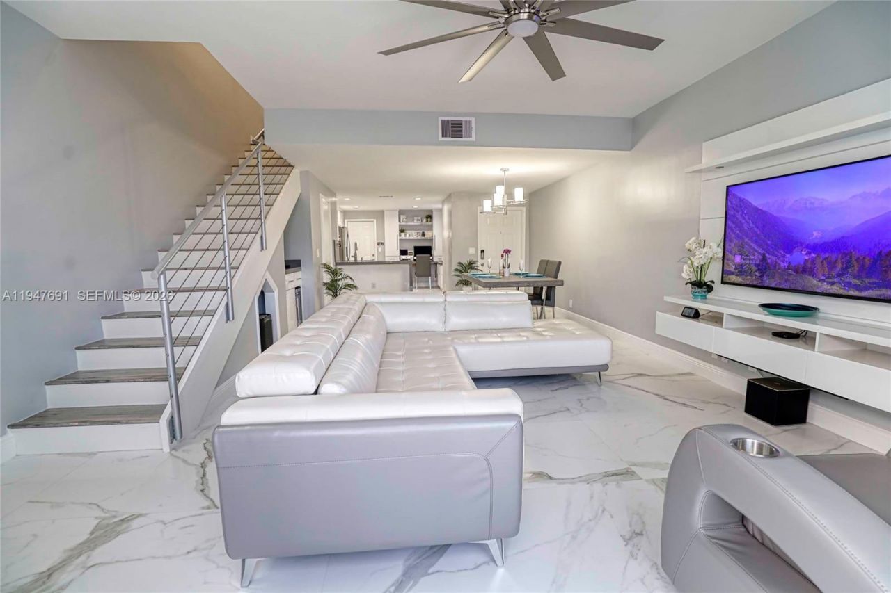 1261 Presidio Dr, Unit 5-42, Weston, FL 33327 Photo