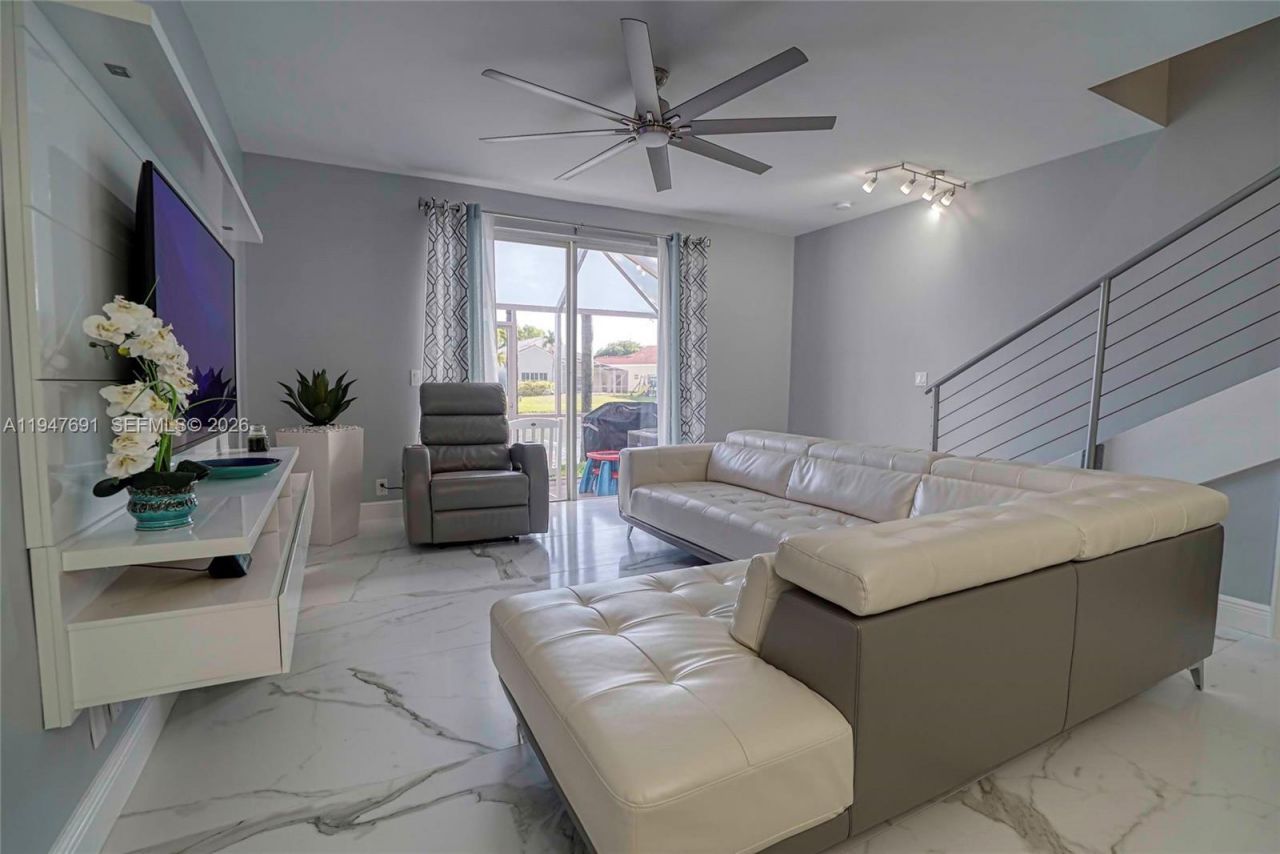 1261 Presidio Dr, Unit 5-42, Weston, FL 33327 Photo