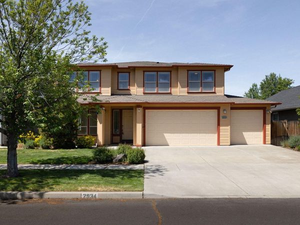 2934 NE Dogwood Drive, Bend, OR 97701