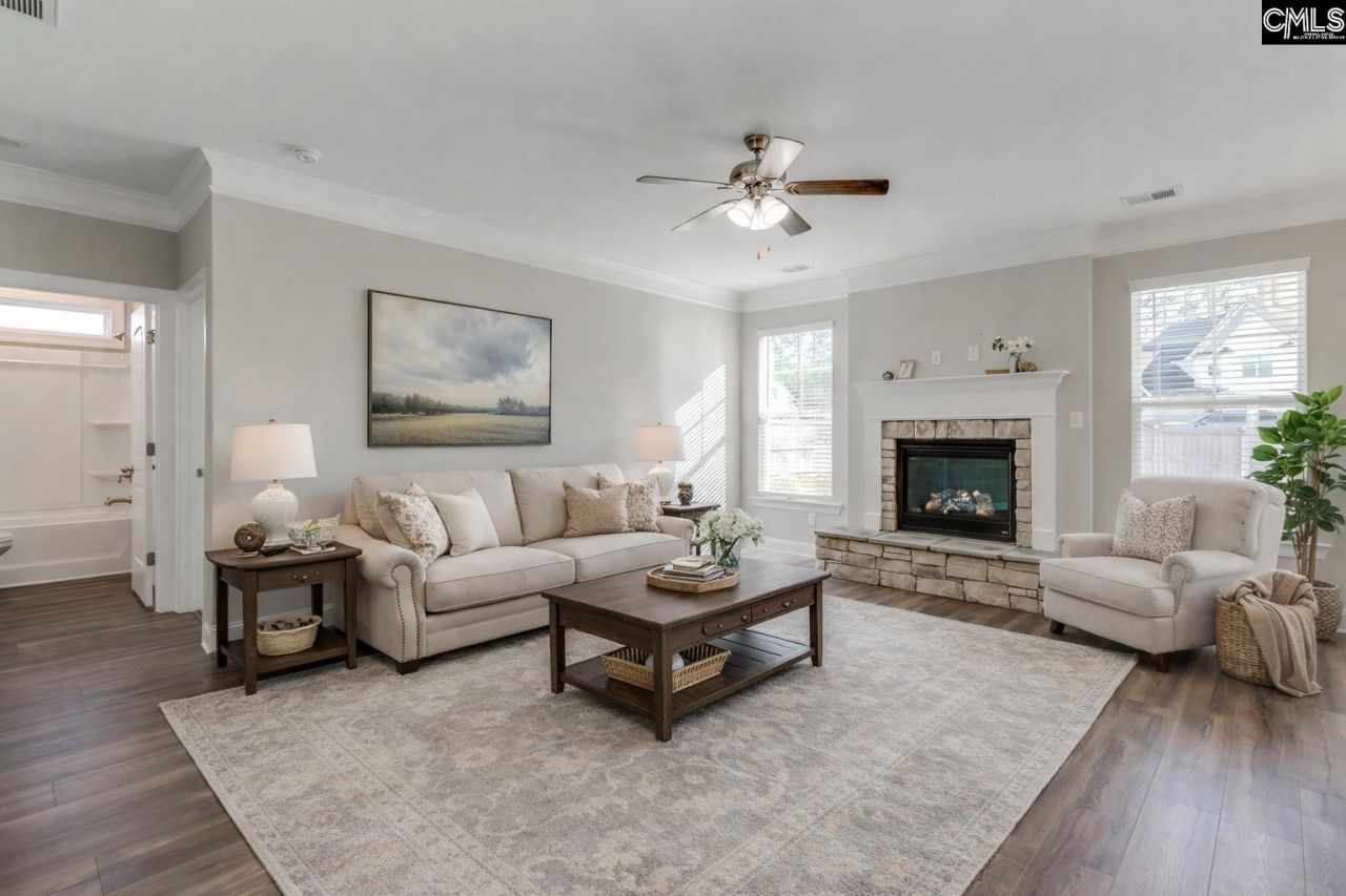 327 Autumn Pond Drive Photo 10