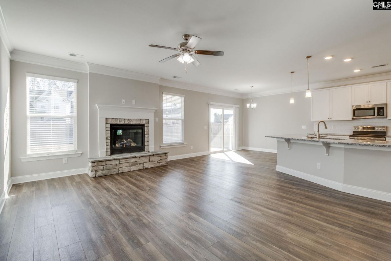 327 Autumn Pond Drive Photo 13