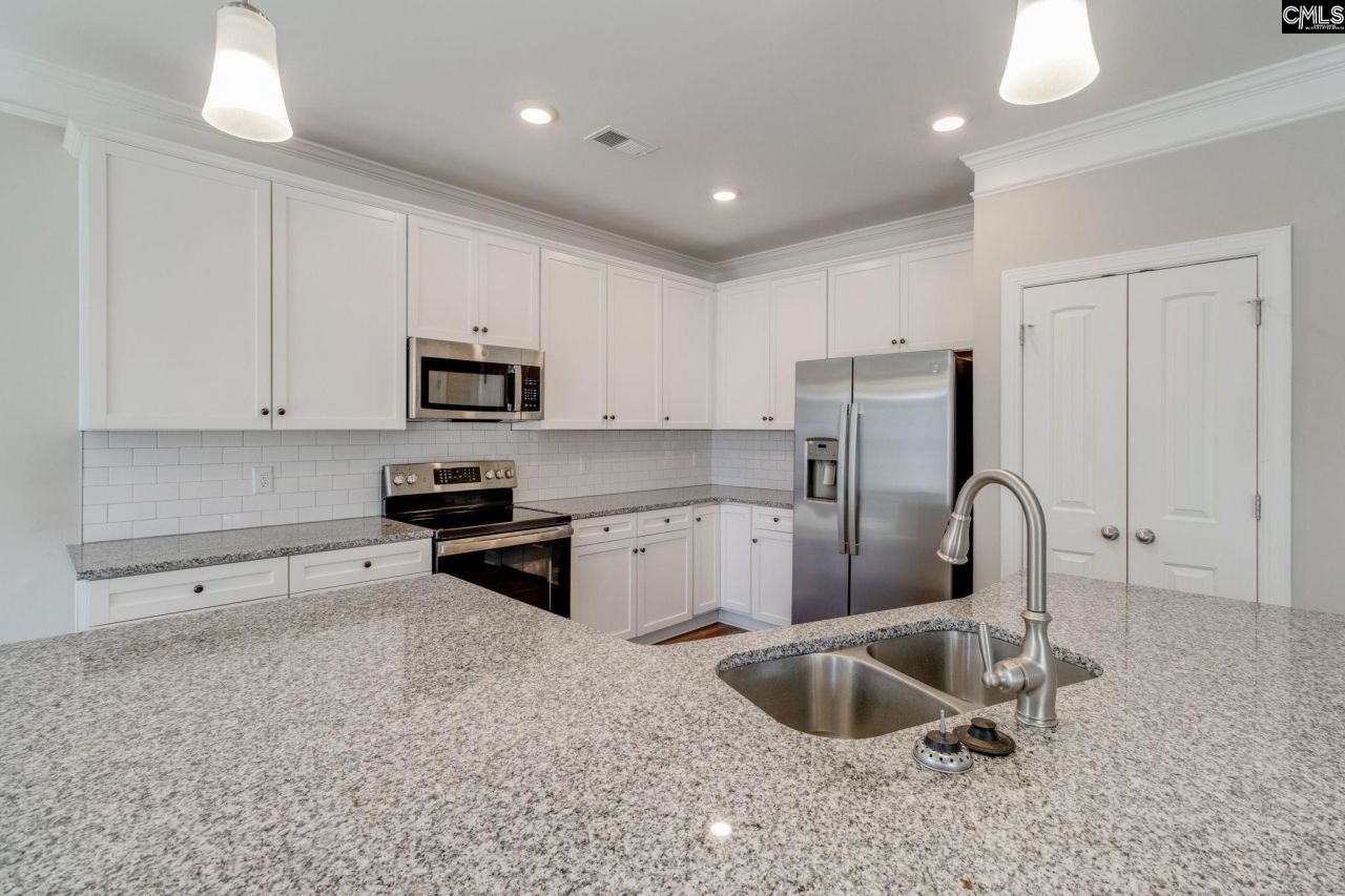 327 Autumn Pond Drive Photo 15