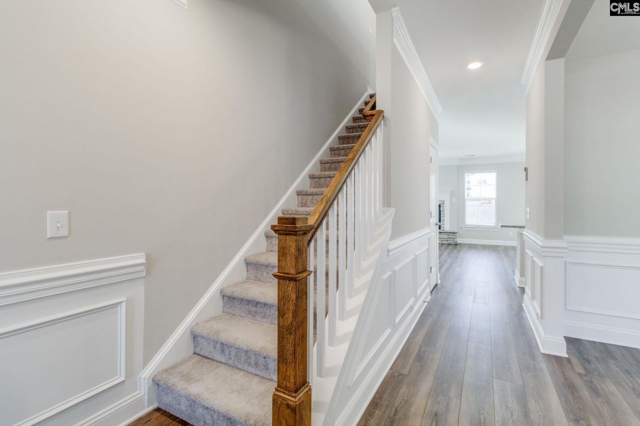 327 Autumn Pond Drive Photo 5