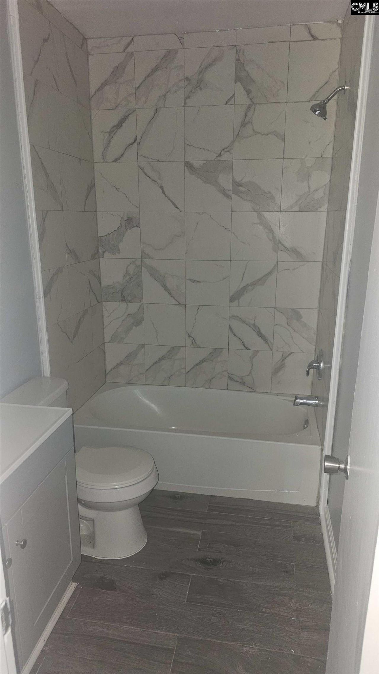 1112 Ashley  Photo 12