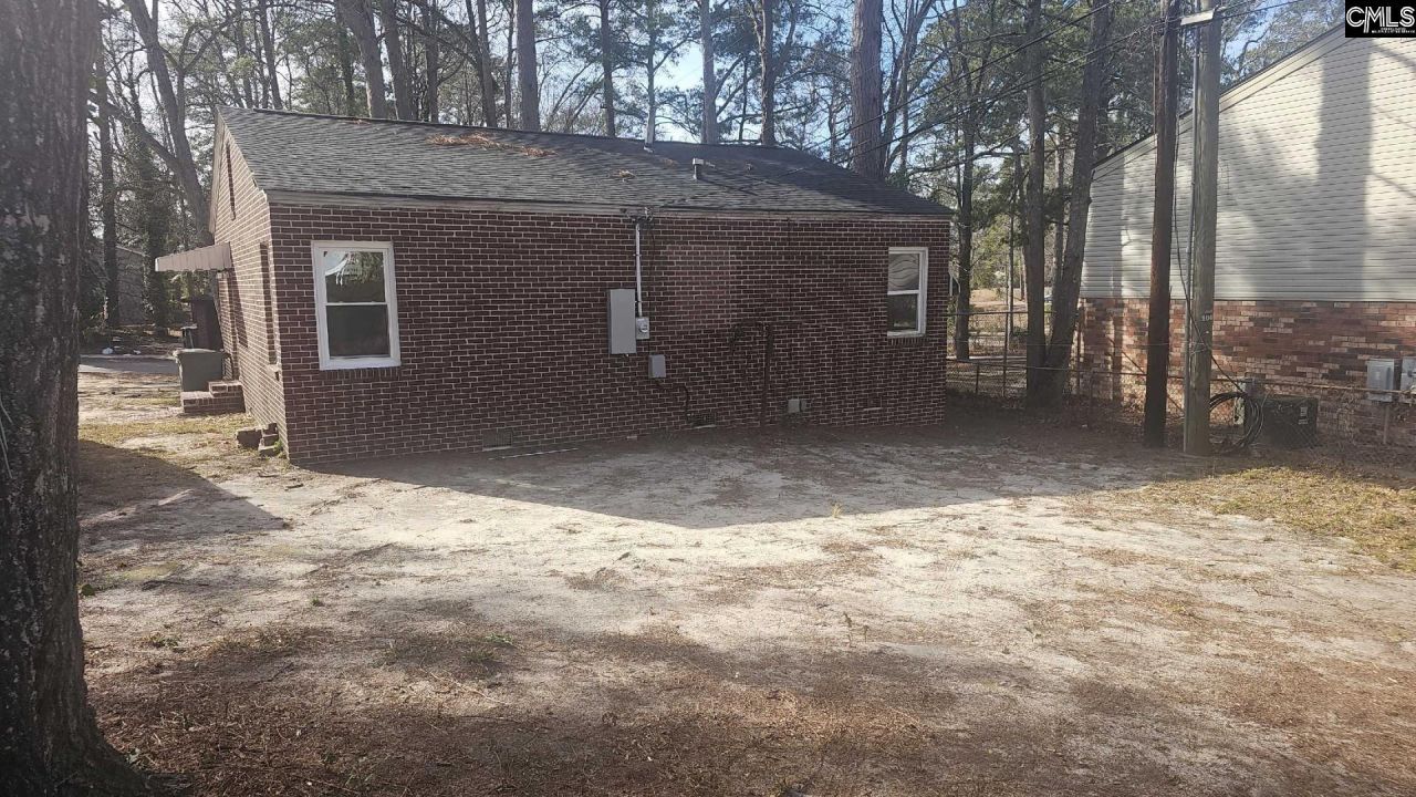 1112 Ashley  Photo 13