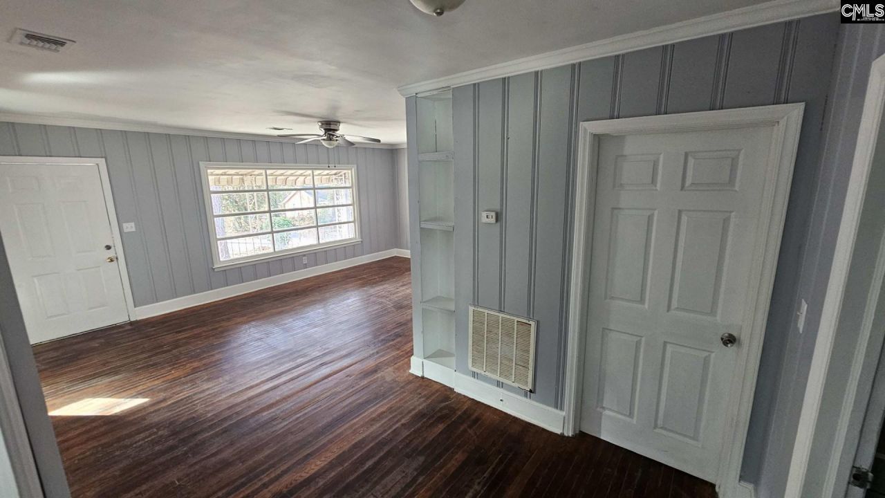 1112 Ashley  Photo 8