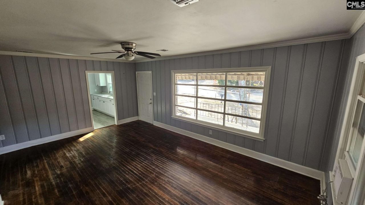 1112 Ashley  Photo 9